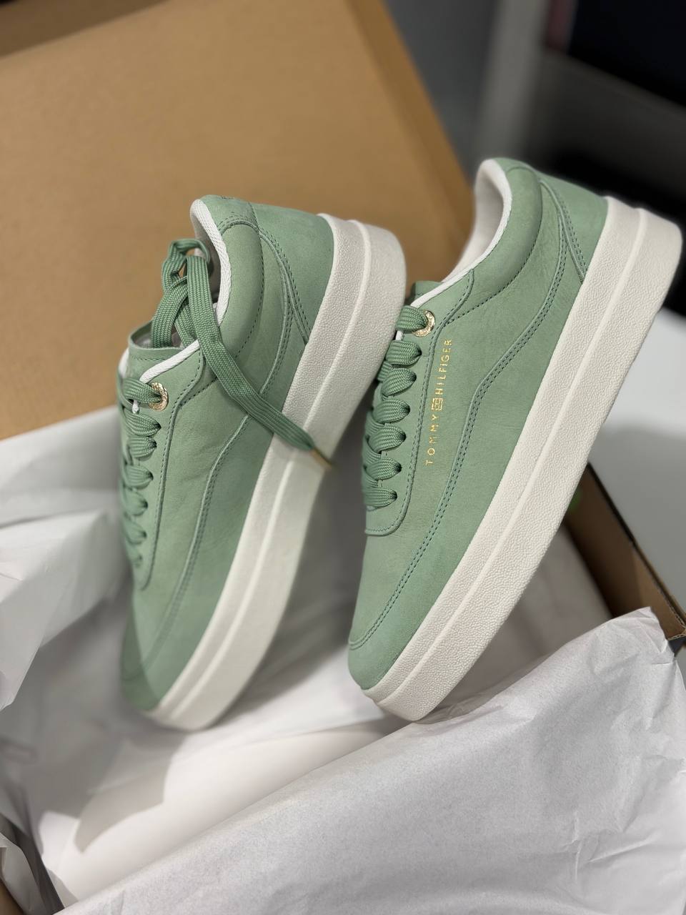 TOMMY HILFIGER 🏷️ 63$