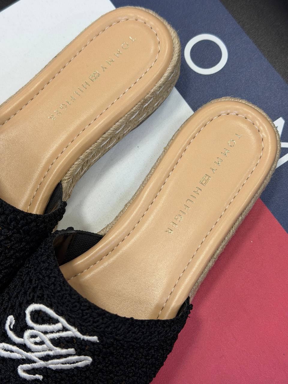 TOMMY HILFIGER 🏷️ 43$