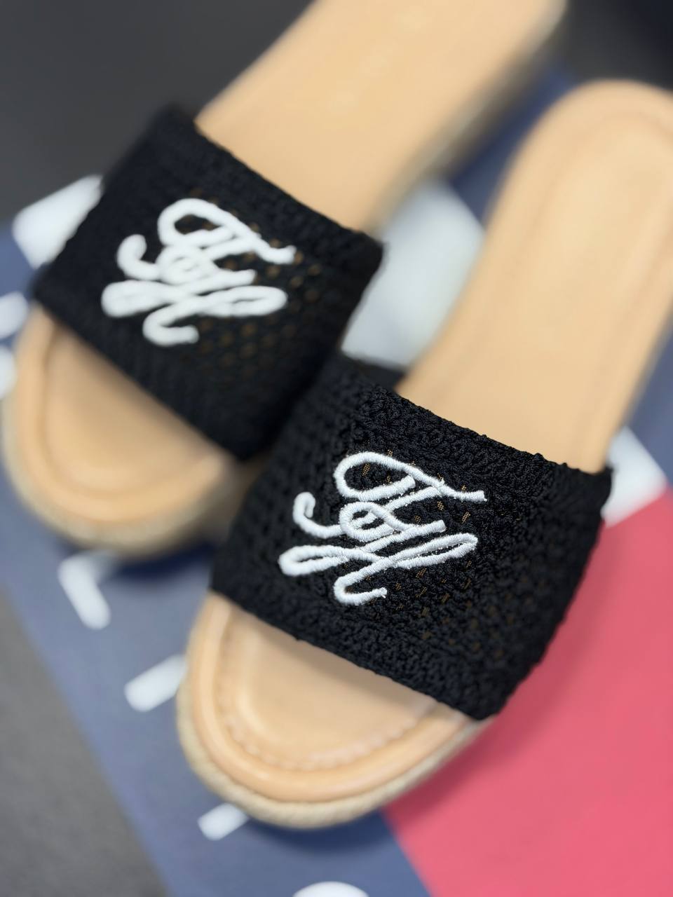 TOMMY HILFIGER 🏷️ 43$