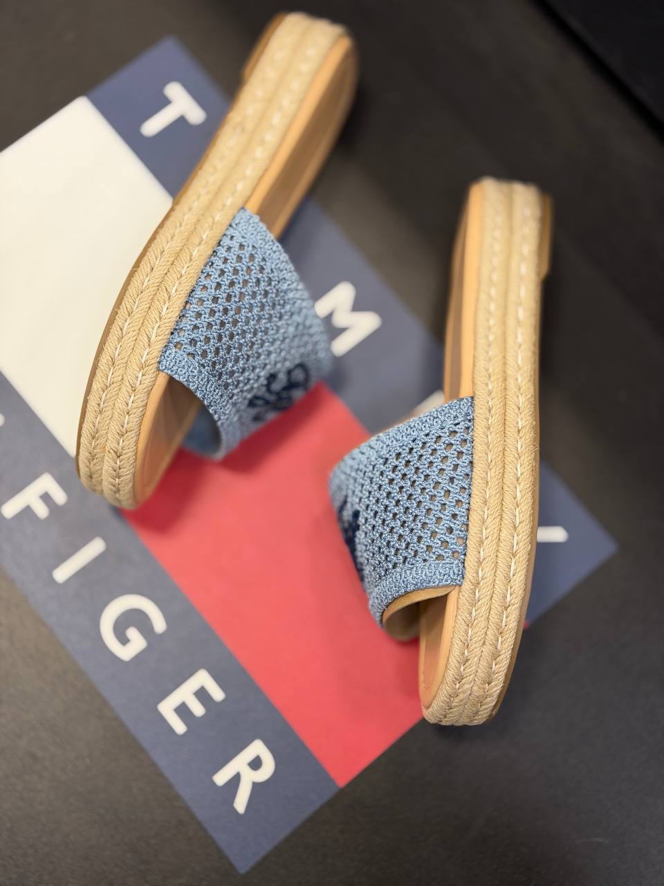 TOMMY HILFIGER 🏷️ 43$