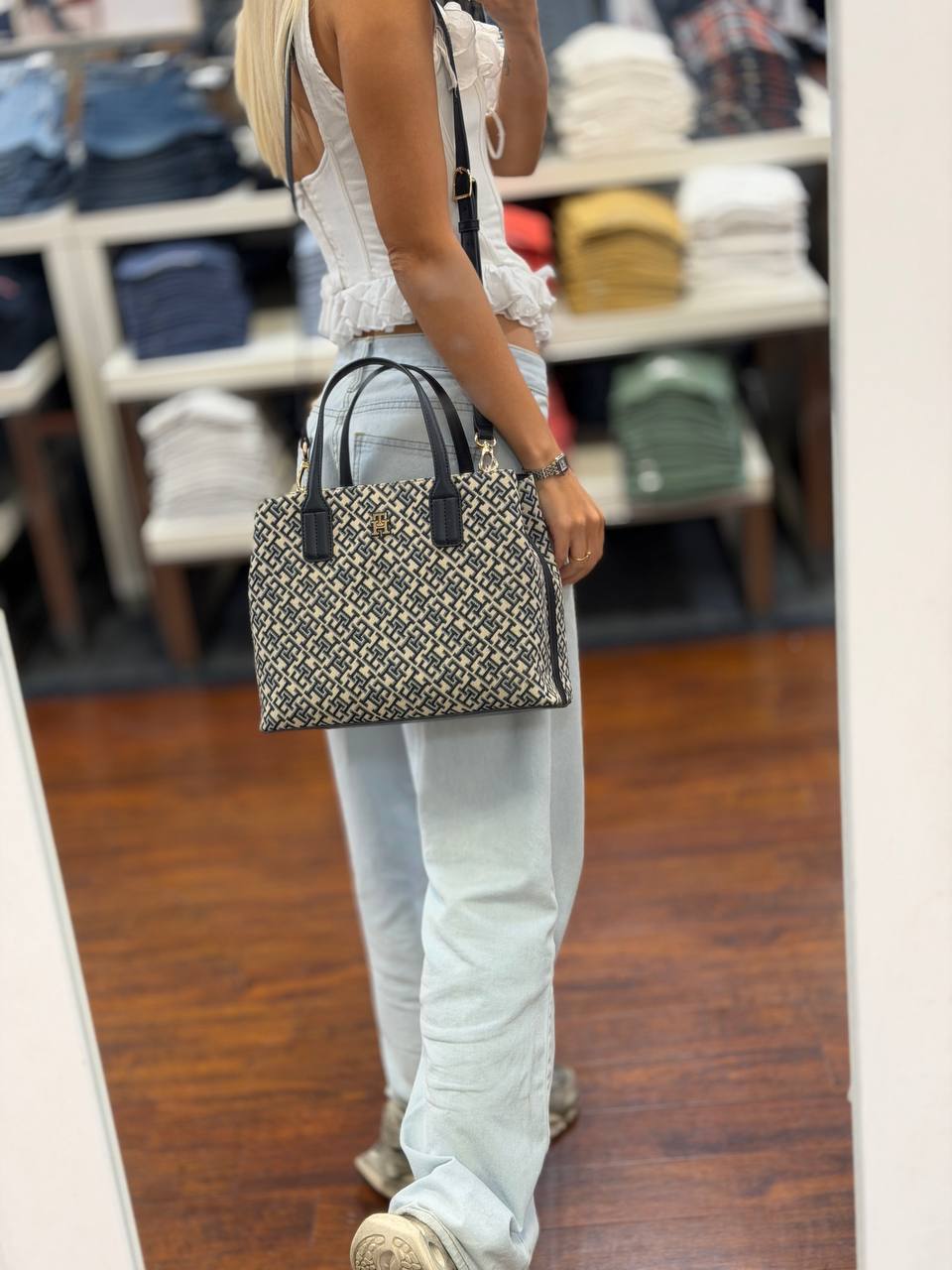TOMMY HILFIGER 🏷️ 53$