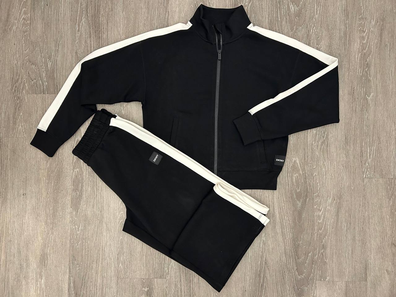 DKNY костюм 🏷️ 82$
