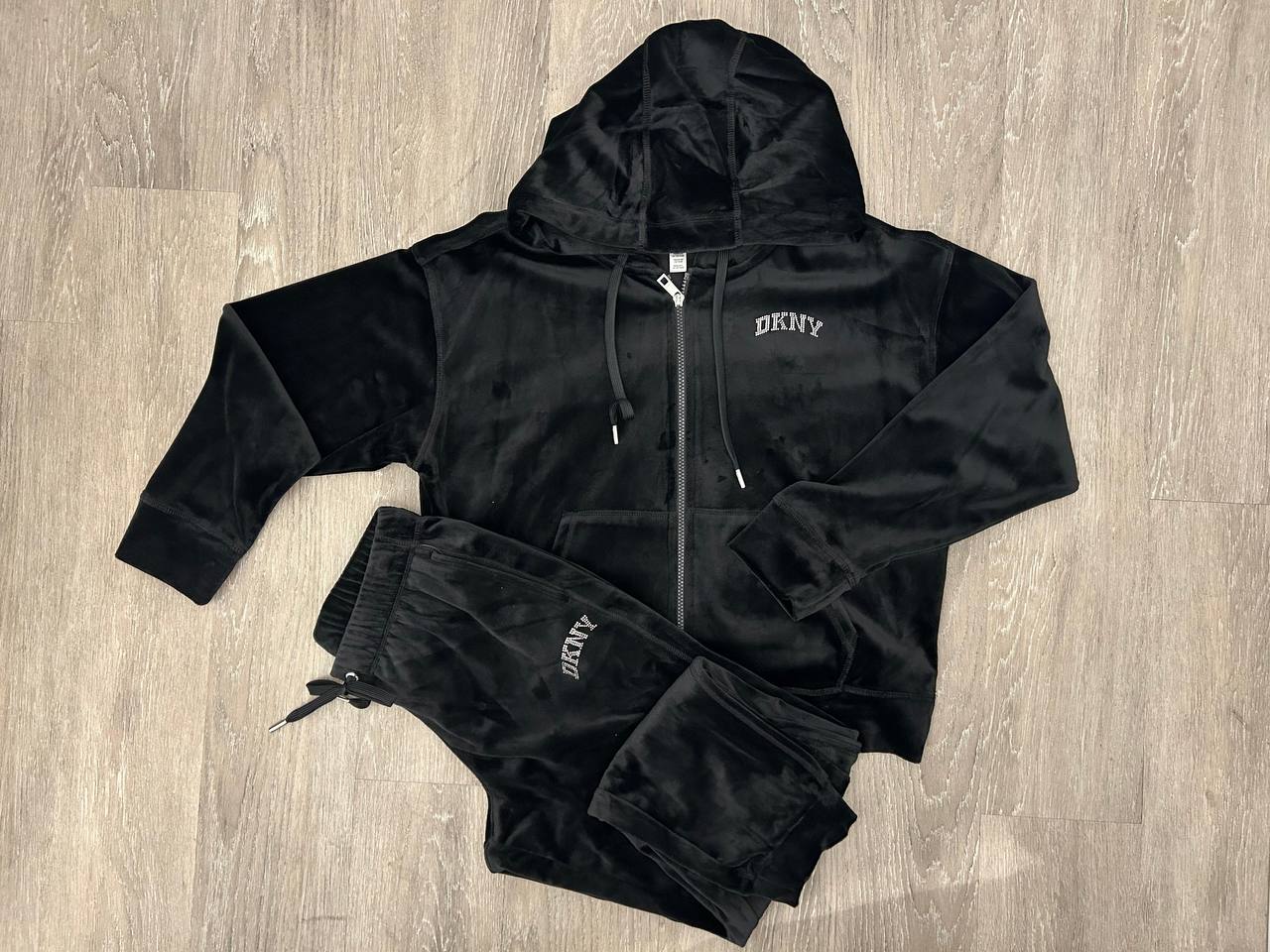DKNY 🏷️ 89$