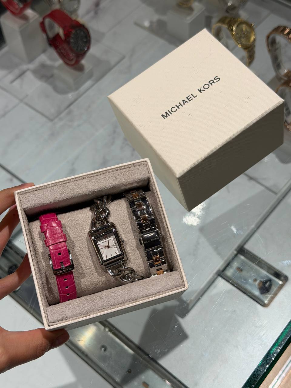 MICHAEL KORS 🏷️ 110$
