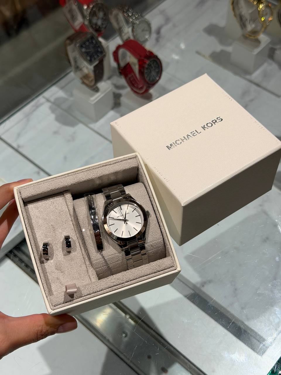 MICHAEL KORS 🏷️ 110$