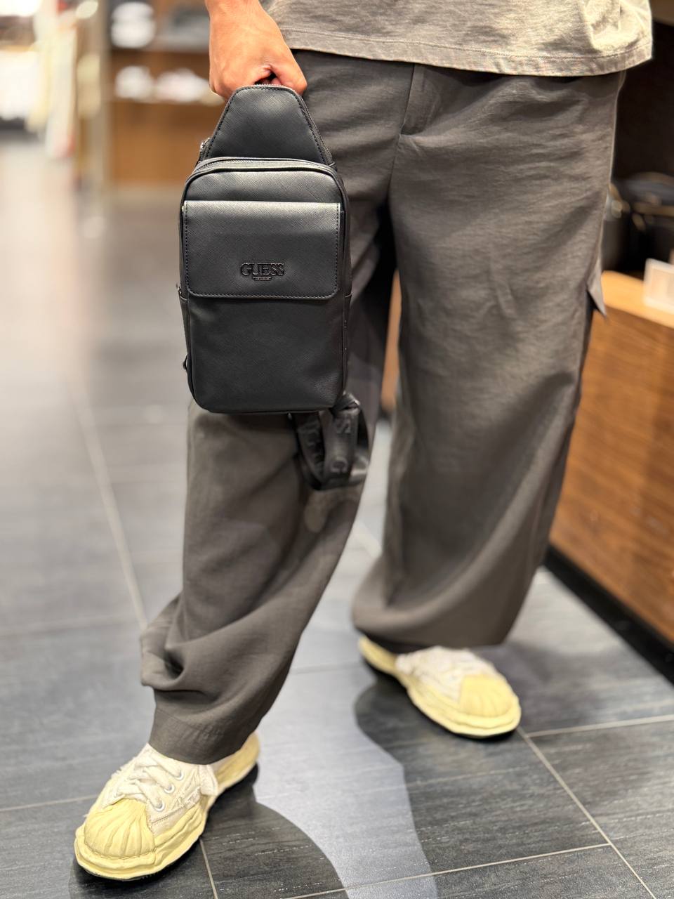 GUESS 🏷️ 60$
