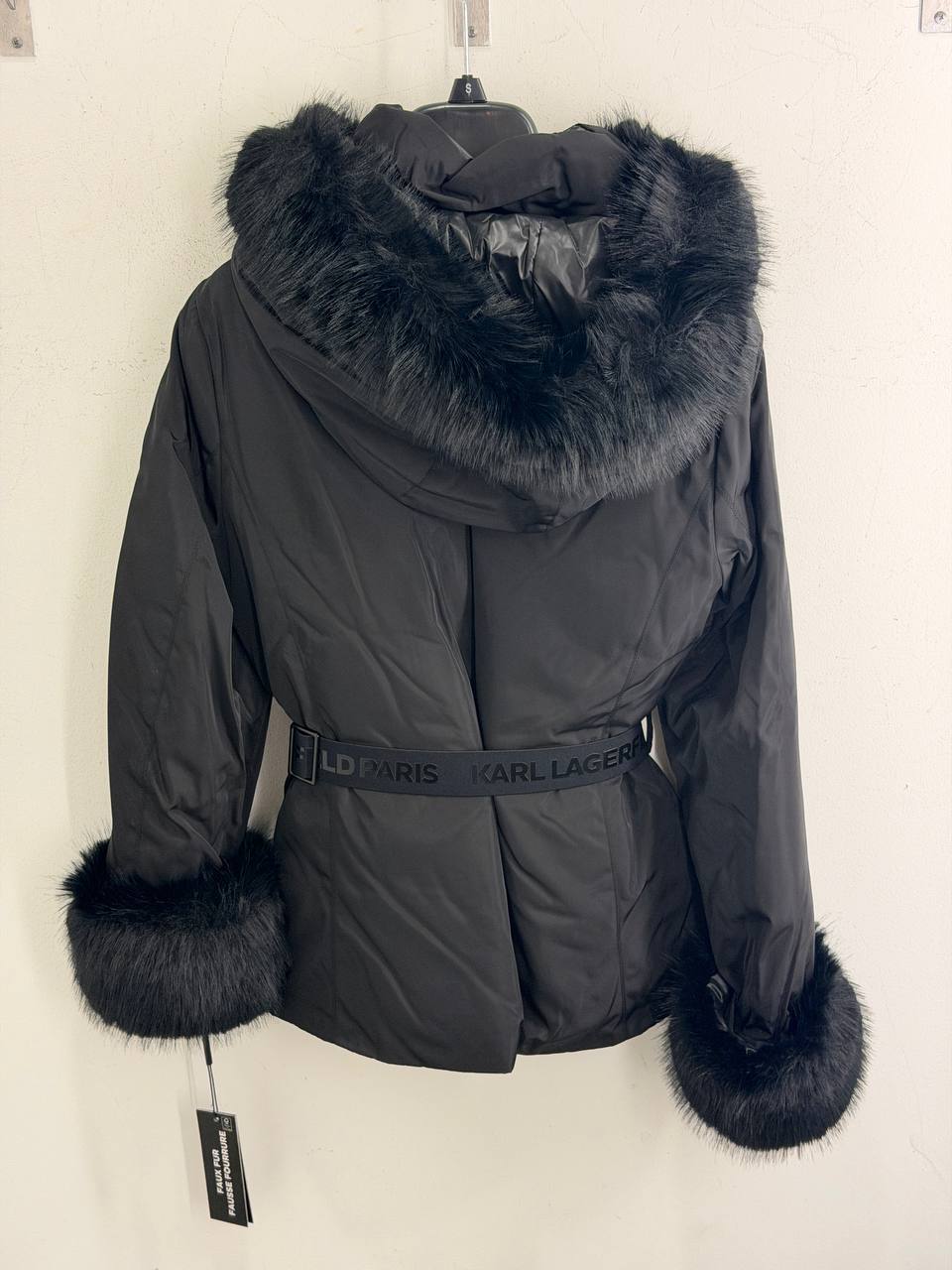 KARL LAGERFELD 🏷️ 112$