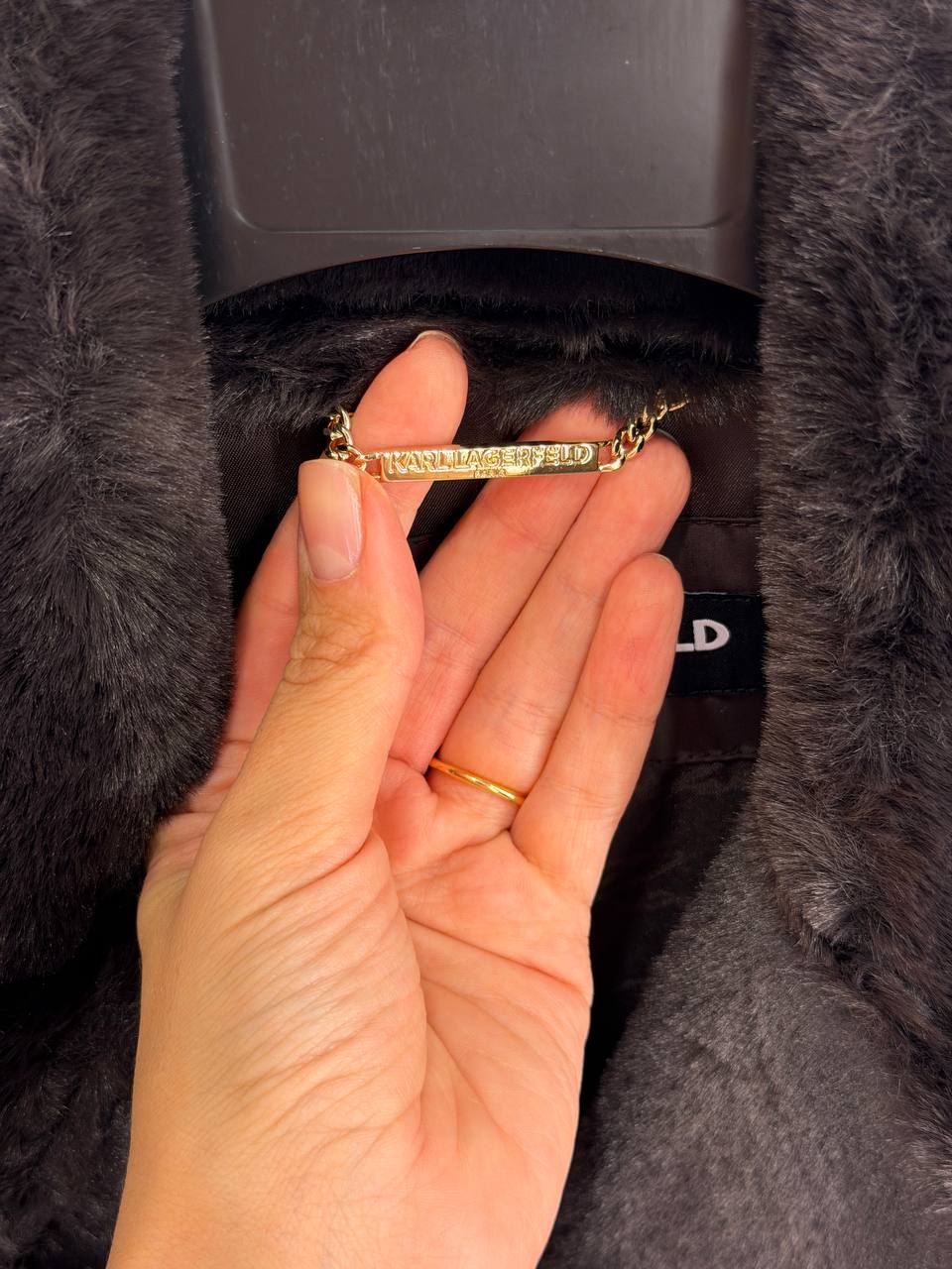 KARL LAGERFELD 🏷️ 154$