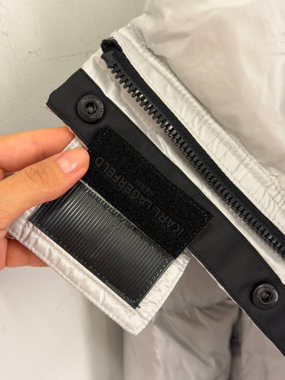 KARL LAGERFELD 🏷️ 112$