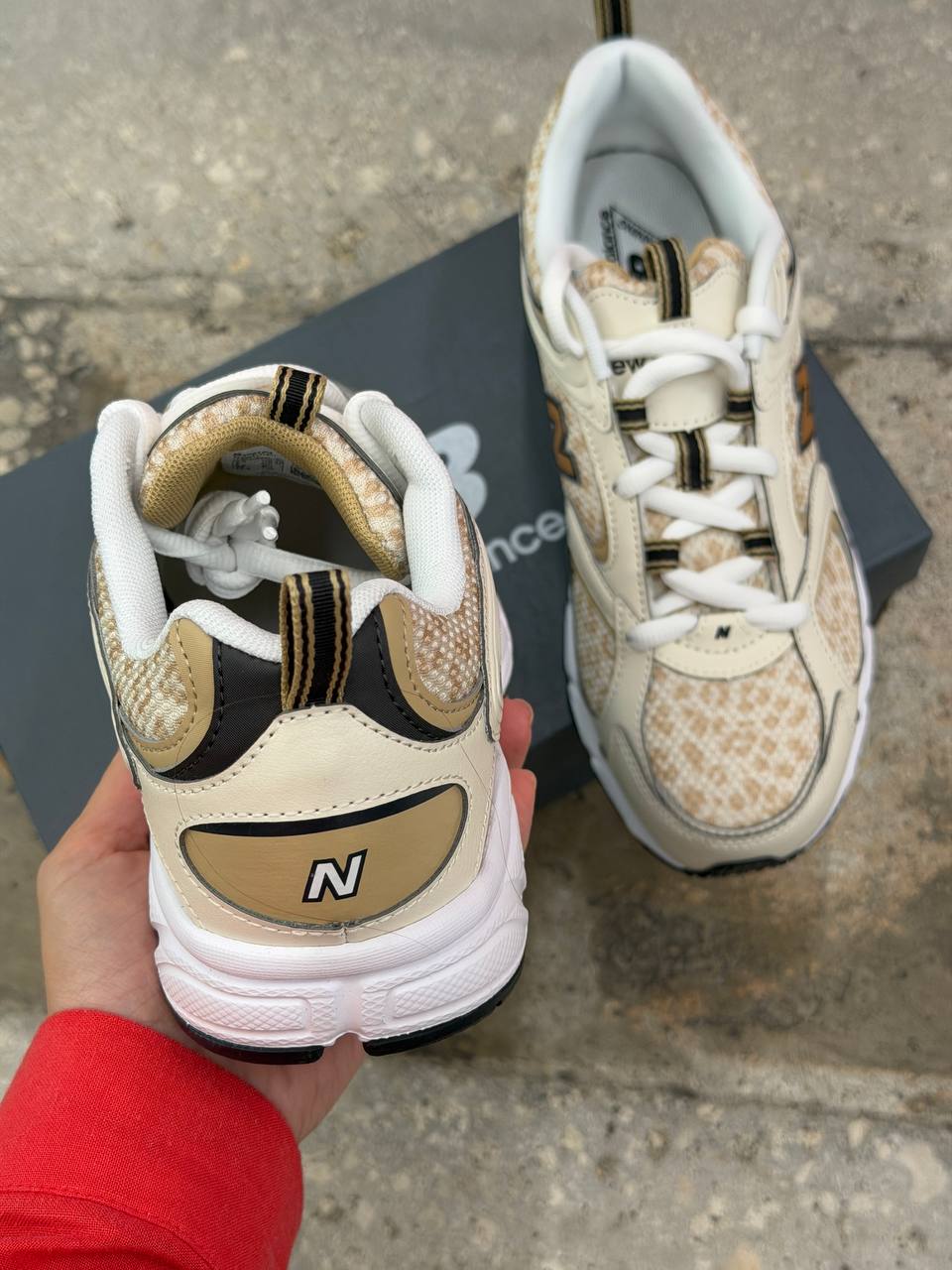 NEW BALANCE 🏷️ 84$