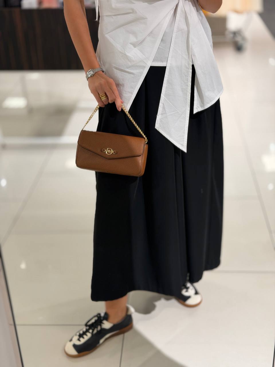 MICHAEL KORS 🏷️ 83$