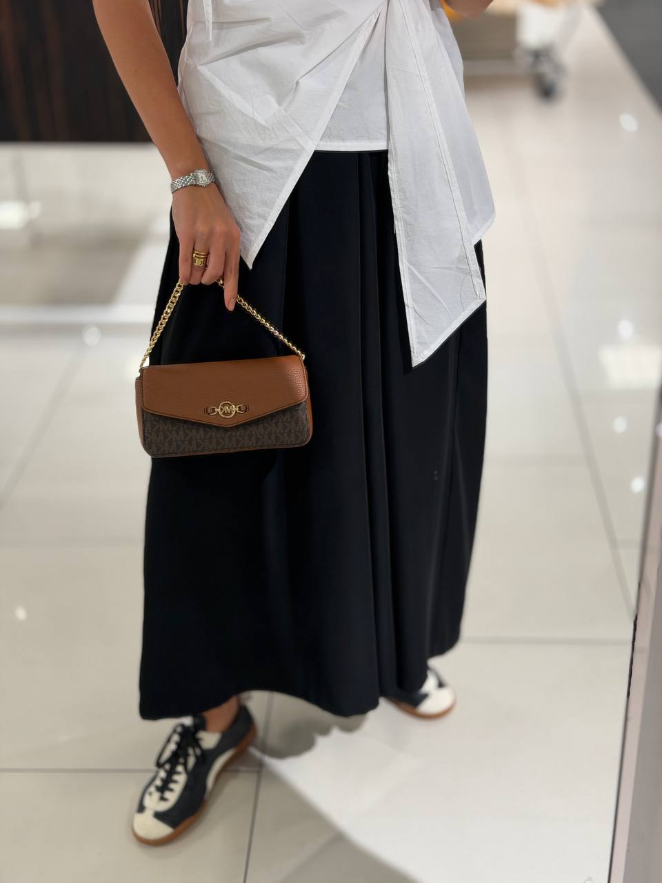 MICHAEL KORS 🏷️ 83$