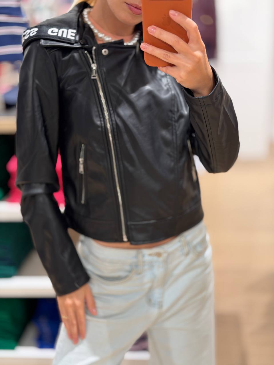 GUESS 🏷️ 58$ (капюшон отстегивае