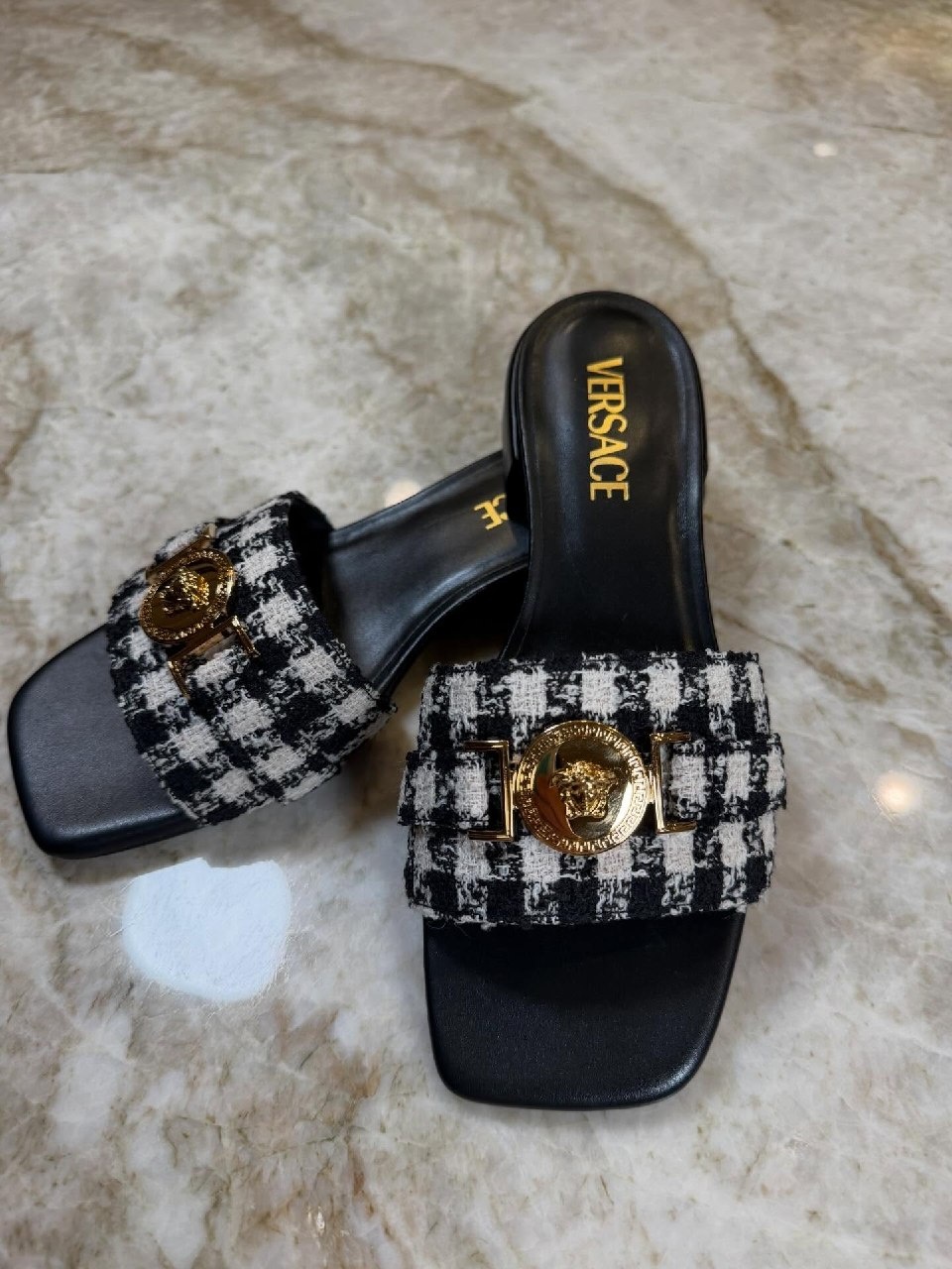 Сандалии Versace — это квинтэссе